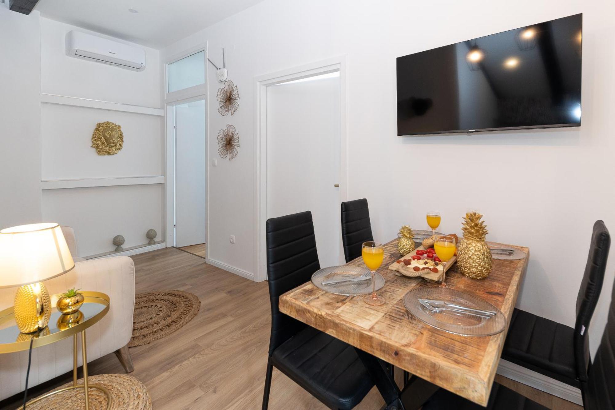 Sea House Lea Apartment โนวีวีโนดอลสกี ภายนอก รูปภาพ