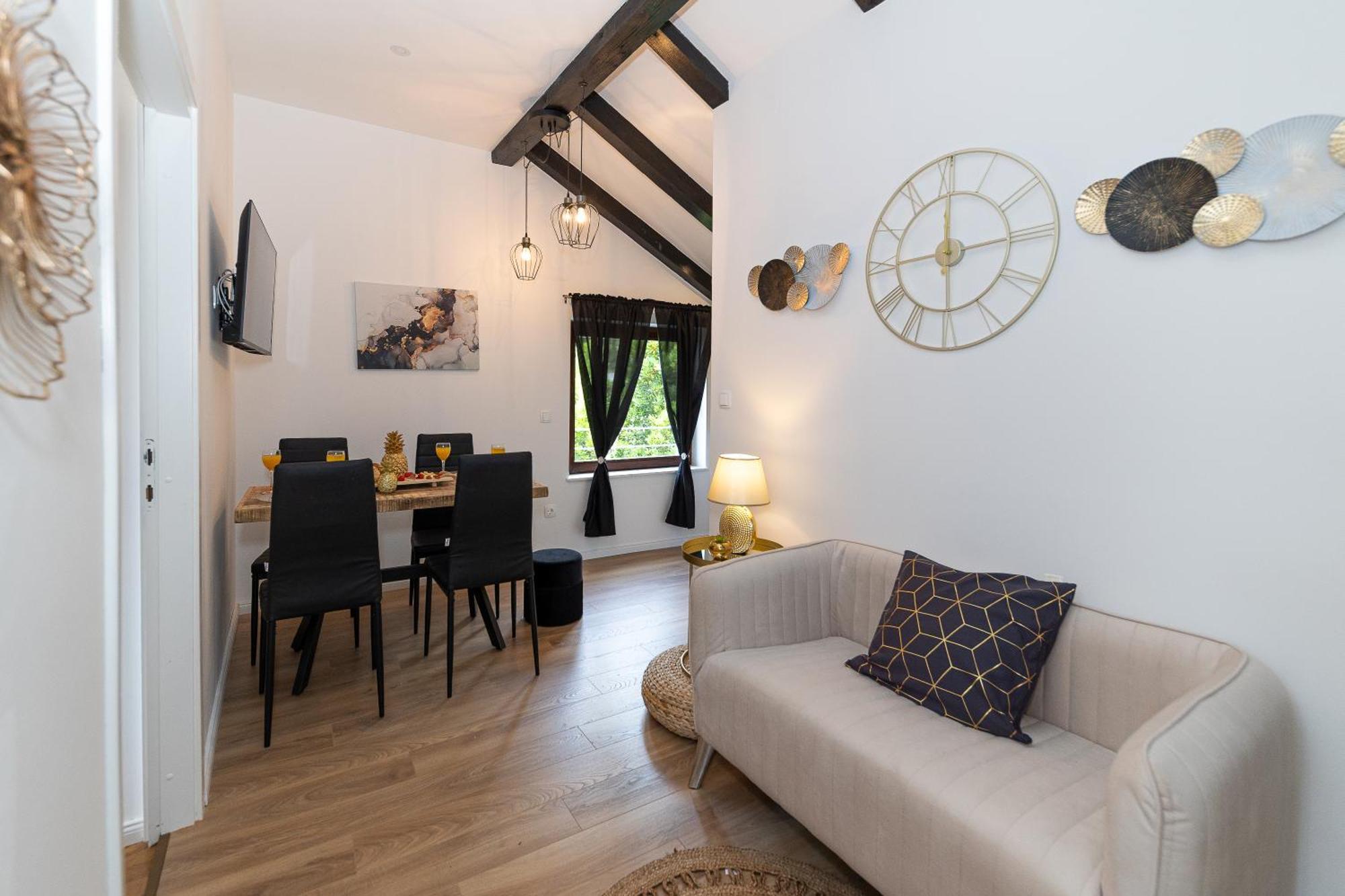 Sea House Lea Apartment โนวีวีโนดอลสกี ภายนอก รูปภาพ