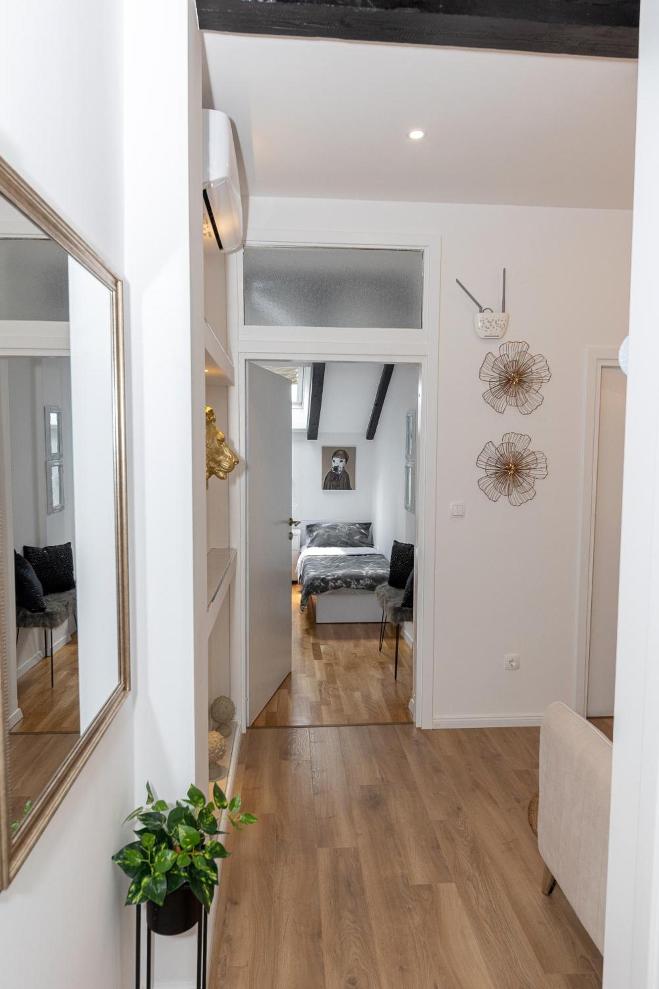 Sea House Lea Apartment โนวีวีโนดอลสกี ภายนอก รูปภาพ