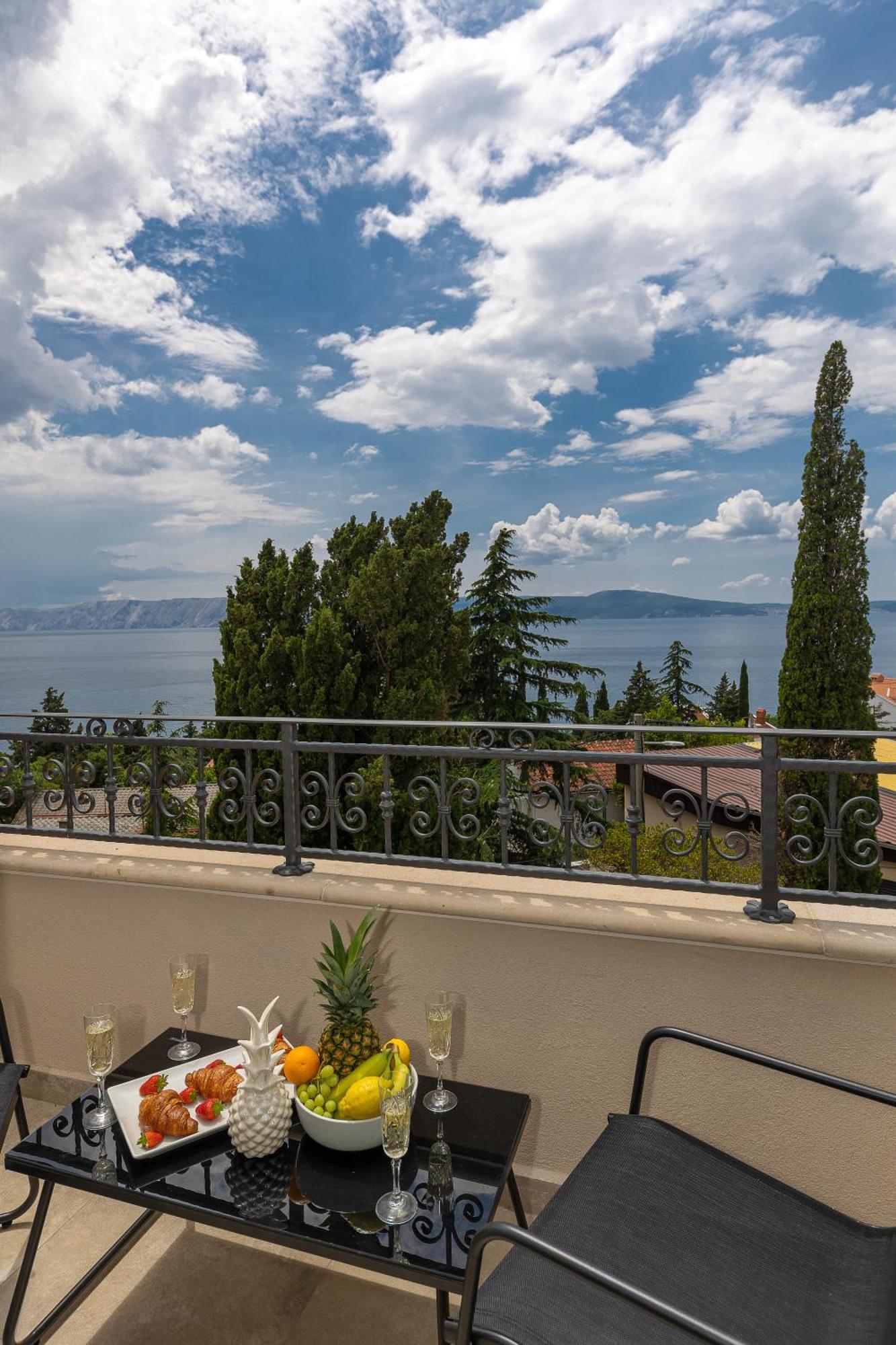 Sea House Lea Apartment โนวีวีโนดอลสกี ภายนอก รูปภาพ